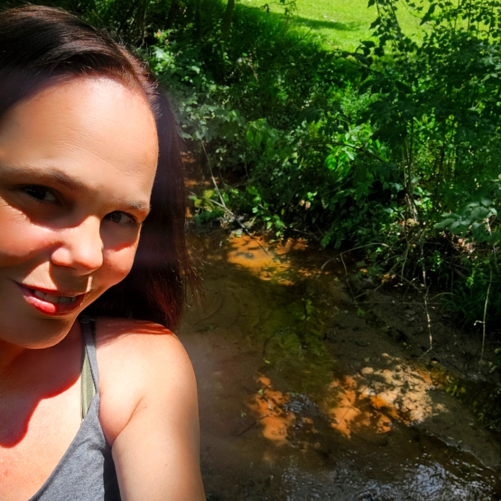 Meet your Posher, Neva